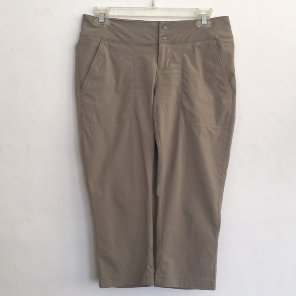 Columbia Omni-Shield khaki capri hiking  pants